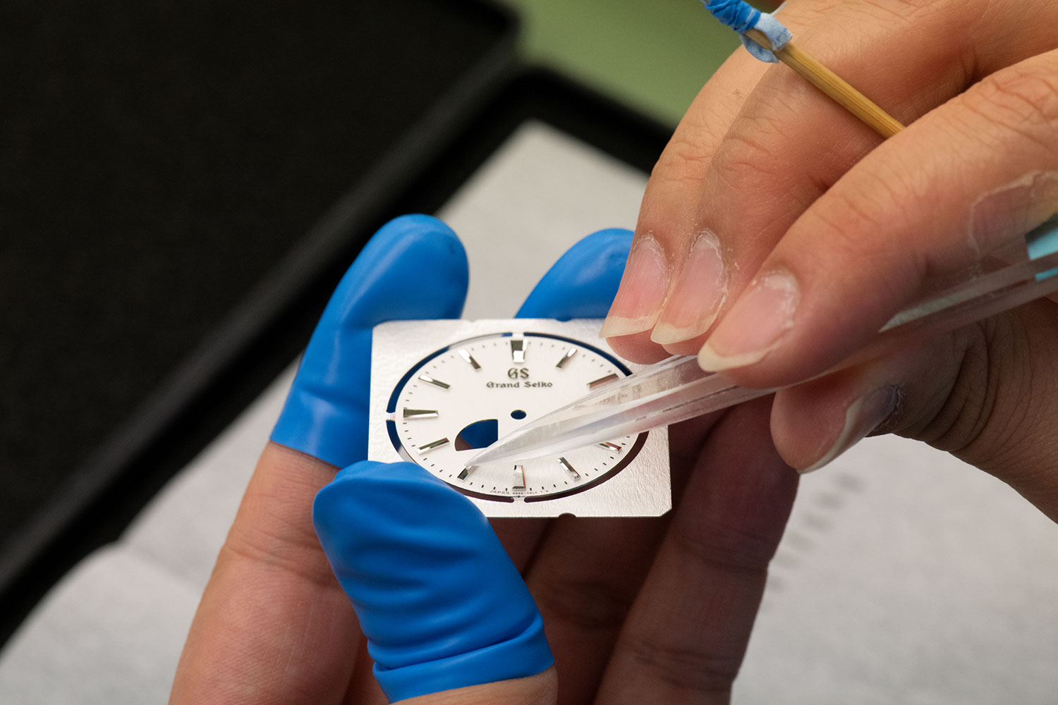 Applying markers to the bare 'Snowflake' dial (Image: Grand Seiko)